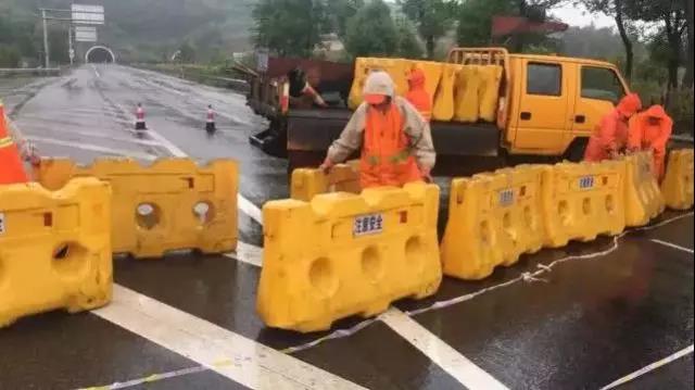 突發！集卡貨車撞壞橋墩，此路段將封道一個月！運費上漲！