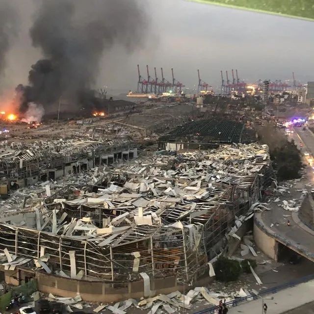 突發(fā)!史上最大港口大爆炸今晨發(fā)生在貝魯特:2700噸危險(xiǎn)品爆炸,傷亡超4000(圖4)